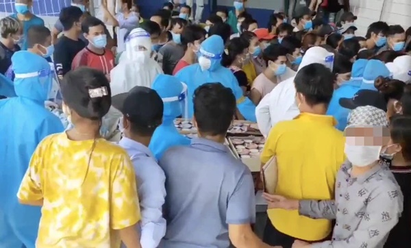 GĐ bệnh viện dã chiến ở Bình Dương: F0 phá cửa ra tập thể dục, khạc nhổ ra sân?-2