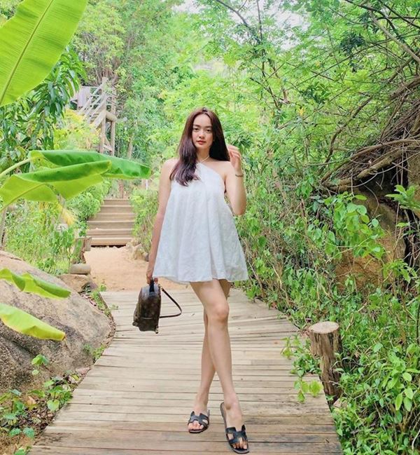 Có 1 mẫu đầm khiến sao nữ Vbiz mê mệt: Thoải mái level max nhưng lại khiến nhiều cô vướng vào nghi vấn có bầu-8