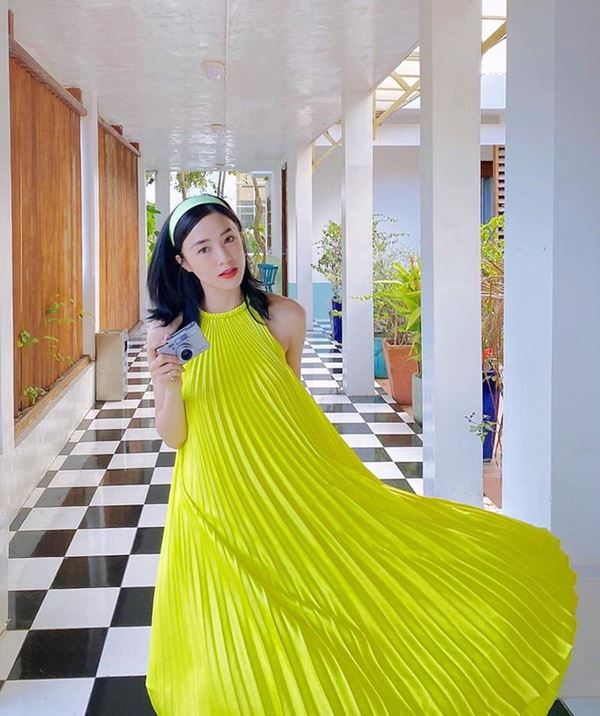 Có 1 mẫu đầm khiến sao nữ Vbiz mê mệt: Thoải mái level max nhưng lại khiến nhiều cô vướng vào nghi vấn có bầu-13