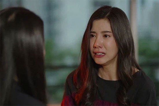 Đêm đêm nghe tiếng khóc nên mẹ chồng đã lắp camera giấu kín và tôi đau đớn phát hiện bí mật của em gái tôi