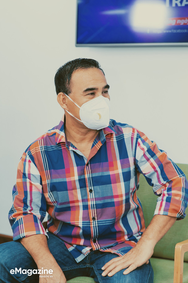 Quyền Linh bất ngờ hết tiền điện thoại trên sóng livestream, lý do đằng sau ai cũng xúc động-3