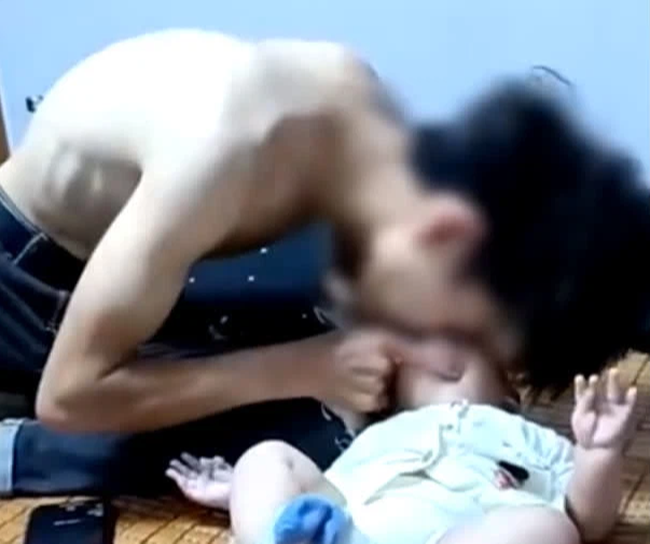 Lan truyền đoạn phim bé sơ sinh bị bóp bụng, ném lên trần nhà, cảnh sát xác nhận thực hư và danh tính gã đàn ông gây phẫn nộ-3