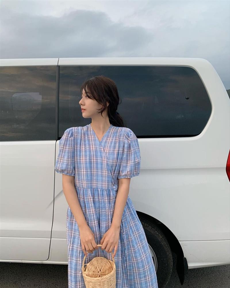 Đây là mẫu váy hot nhất đầu thu 2021: Mặc lên sang chảnh ngút ngàn, dù chỉ mua với giá bình dân-13