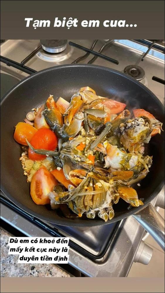 Từ cô gái chuyên order đồ ăn, mùa dịch Mai Phương Thúy hóa thành gái đảm, vào bếp nấu nhiều&nbsp;món&nbsp;ngon hấp dẫn-2