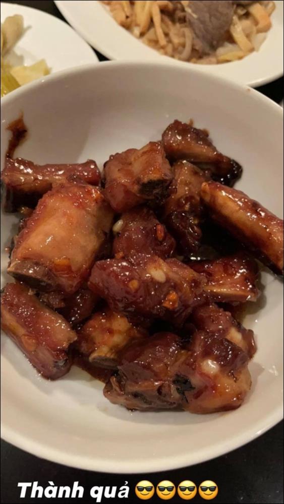 Từ cô gái chuyên order đồ ăn, mùa dịch Mai Phương Thúy hóa thành gái đảm, vào bếp nấu nhiều món ngon hấp dẫn-7