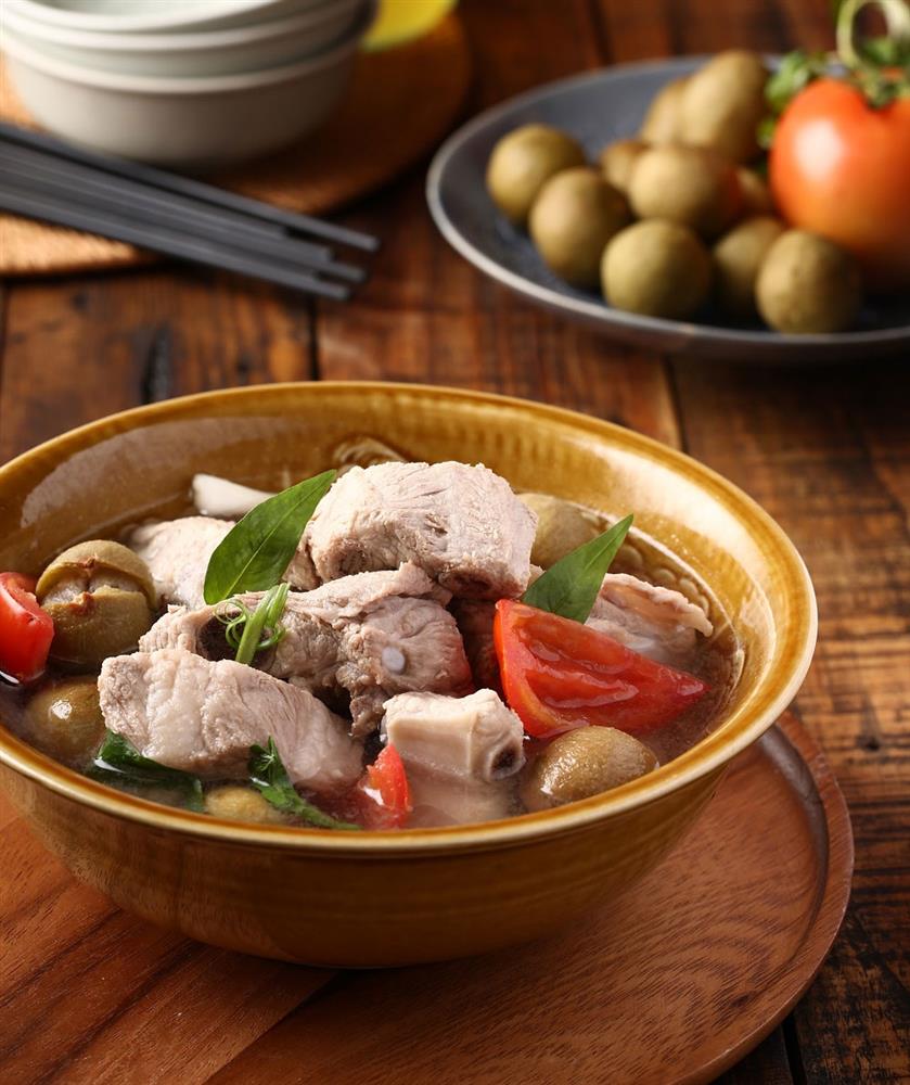 Từ cô gái chuyên order đồ ăn, mùa dịch Mai Phương Thúy hóa thành gái đảm, vào bếp nấu nhiều món ngon hấp dẫn-17