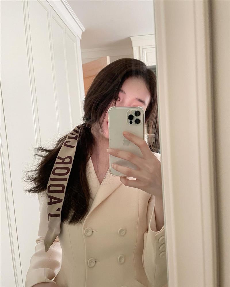 Nàng tóc dài nên học Suzy 5 cách buộc tóc: Đảm bảo trẻ xinh mà không quê kiểng-7