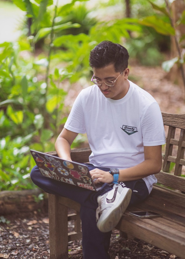 Bi kịch của rich kid phải thừa kế hàng tỷ USD ở tuổi 23, ngày ngày sống trong nhung lụa nhưng chỉ biết thở dài ước gì nhà mình không giàu”-1