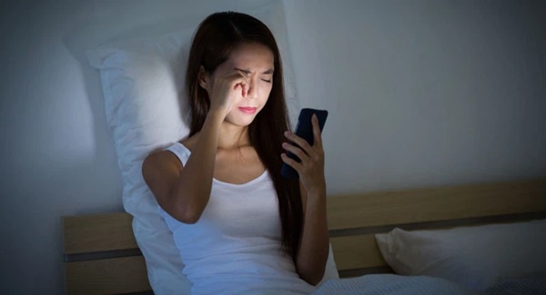Ngày nào cũng dùng điện thoại quá 6 tiếng mỗi ngày, coi chừng 6 bộ phận này của cơ thể rước trọng bệnh-2