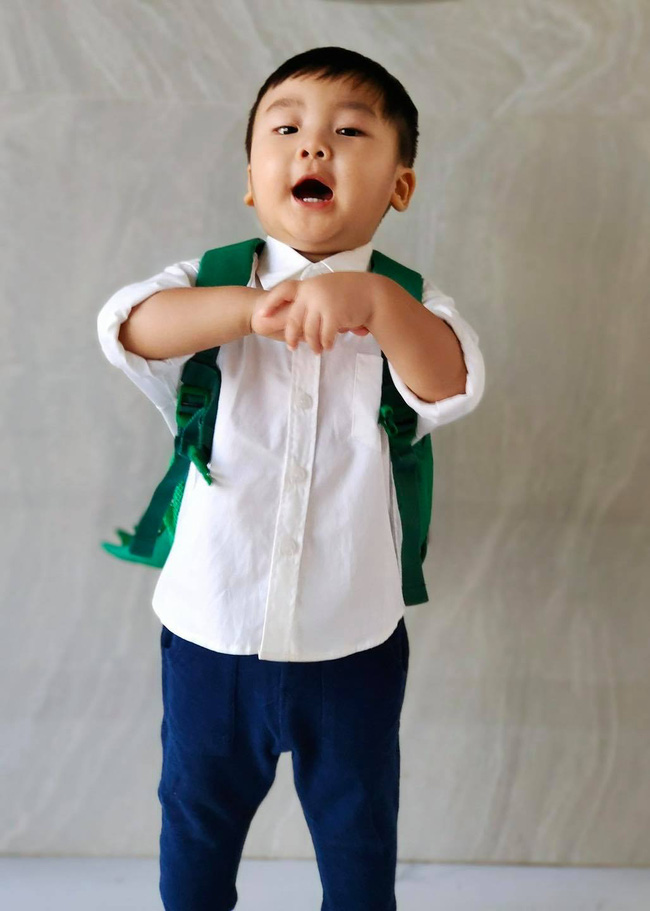 Con trai Hòa Minzy lên đồ đi học cực bảnh nhưng xem đến ảnh cuối thì ai cũng rưng rưng-2