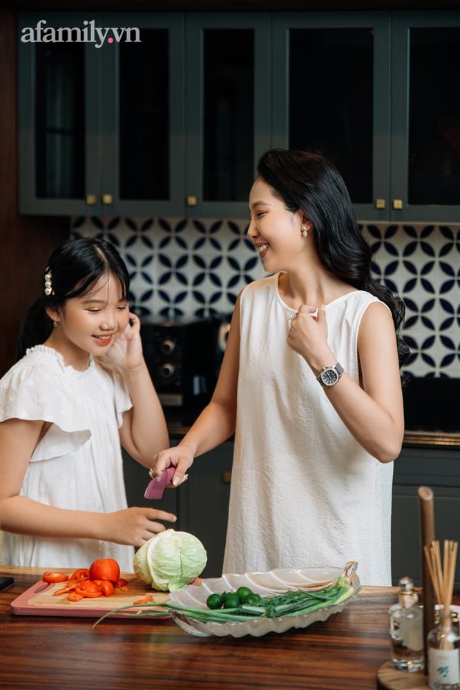 Cựu hot girl Linh 3B sau 10 năm ở ẩn: Từ nàng Rùa duyên dáng trong Chít và Pi trở thành mẹ đơn thân với trải nghiệm vượt cạn sinh tử ở tuổi 21-6