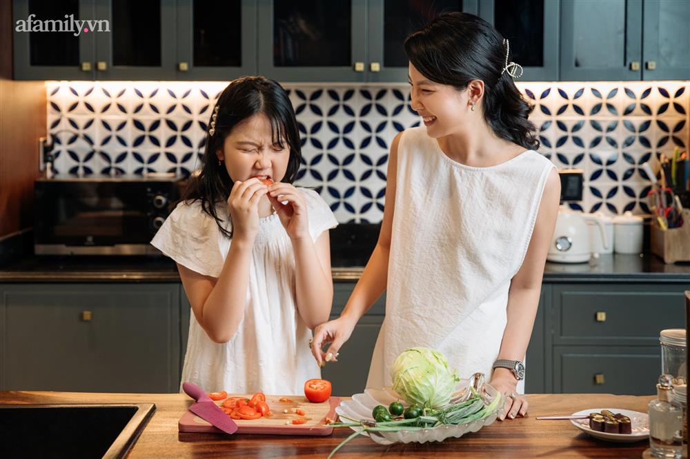 Cựu hot girl Linh 3B sau 10 năm ở ẩn: Từ nàng Rùa duyên dáng trong Chít và Pi trở thành mẹ đơn thân với trải nghiệm vượt cạn sinh tử ở tuổi 21-7