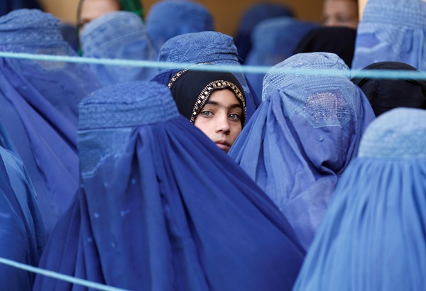 Những bé gái phải giả trai để được tự do ở Afghanistan-1