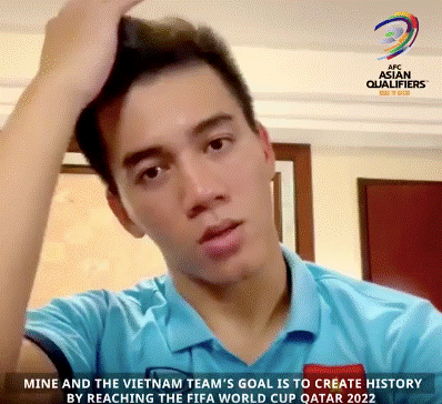 Học Tiến Linh cách trả lời phỏng vấn cực ngầu: Nghiêng đầu, vuốt tóc, thần thái lạnh lùng quyết đoán-1