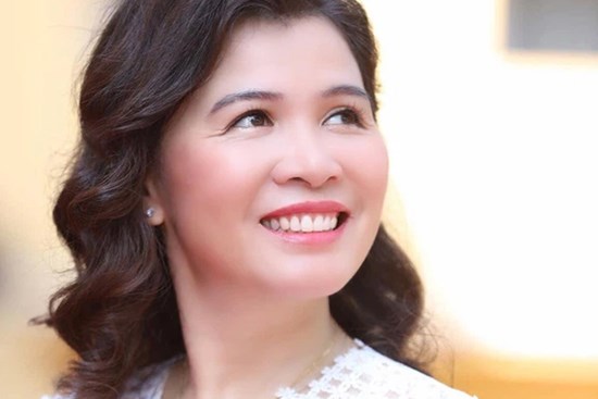 Nhà báo Hàn Ni với những phát ngôn về từ thiện gây xôn xao MXH suốt những ngày qua là ai?