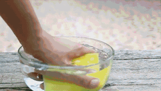 Một vết cắt ở giữa miếng bọt biển hóa ra lại giải quyết nhiều vấn đề gây khó khăn cho mọi người, rất thuận tiện và thiết thực-8