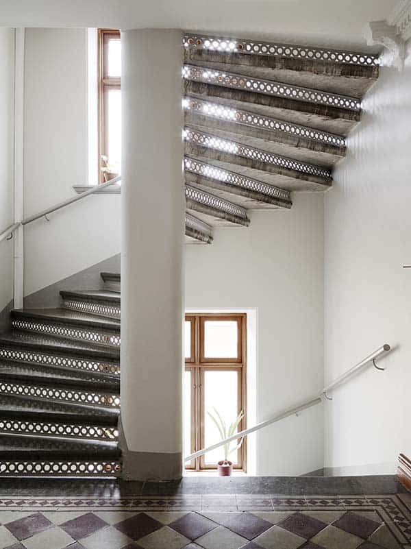 Căn hộ 1 phòng ngủ với thiết kế sàn mở tận dụng được tối đa không gian, đem lại cảm giác vừa rộng rãi vừa ấm áp và vô cùng tiện dụng-21