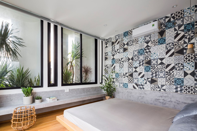 Bố mẹ chịu chơi xây nhà 136m2 ở Sài thành tặng con gái, kiến trúc bổ đôi biệt lập nhưng vẫn không thiếu sự gắn kết-18