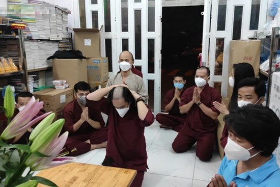 Trưởng nhóm thiện nguyện Nhất Tâm nói gì khi bị chỉ trích sân si, chửi người khác là 