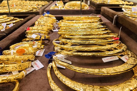 Giá vàng hôm nay 7/9: USD xuống đáy, vàng tăng vọt