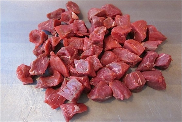 Mách chị em bí quyết làm món&nbsp;bò lúc lắc đơn giản mà thơm ngon, ngọt thịt chồng con mê tít-1