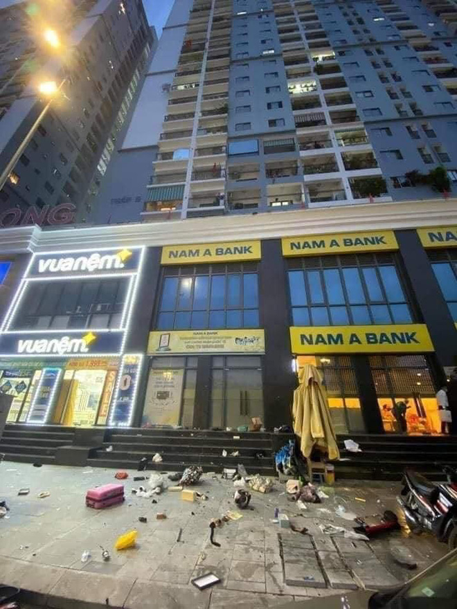 Vụ chồng ném xoong chảo, vali quần áo của vợ từ tầng 25 xuống đất: Do mâu thuẫn gia đình dẫn đến cãi vã, sẽ xử lý răn đe-2