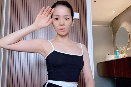 Đang yên đang lành bỗng có người cầu xin Lệ Quyên 