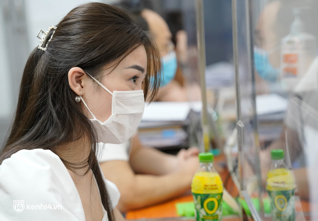 Hà Nội: Nhiều người loay hoay, mệt mỏi vì thủ tục xin cấp giấy đi đường rất rối, tốn nhiều thời gian-2