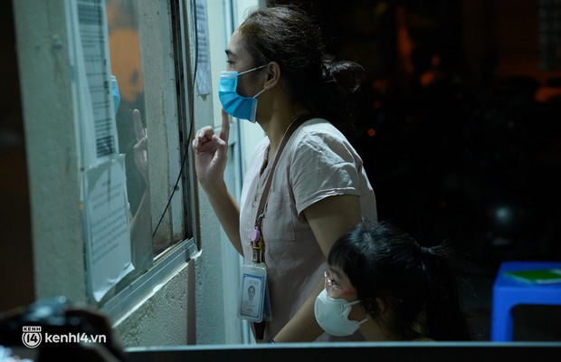 Hà Nội: Nhiều người loay hoay, mệt mỏi vì thủ tục xin cấp giấy đi đường rất rối, tốn nhiều thời gian-4