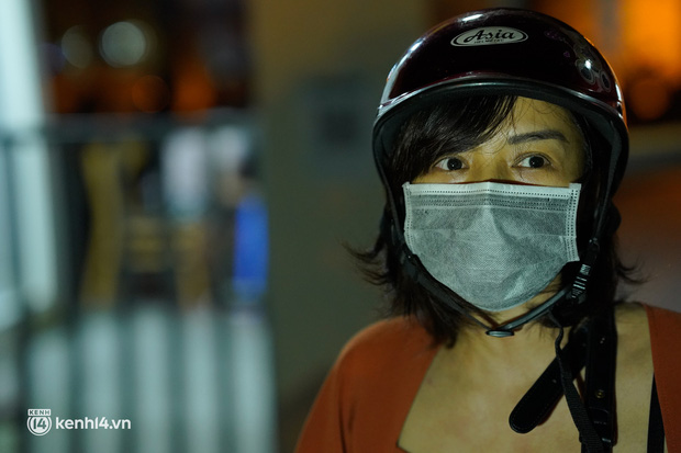 Hà Nội: Nhiều người loay hoay, mệt mỏi vì thủ tục xin cấp giấy đi đường rất rối, tốn nhiều thời gian-5