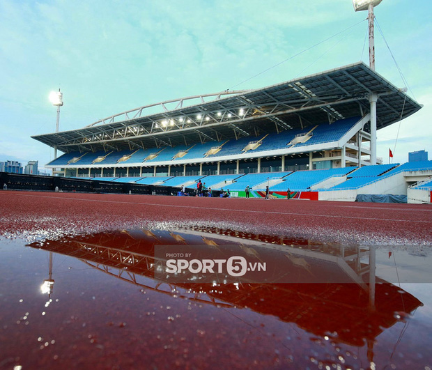 Khán đài sân Mỹ Đình trống vắng trong ngày trọng đại của bóng đá Việt Nam: Xung quanh chỉ có ghế thôi-10