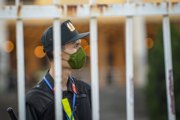 Clip: Tình huống bóng chạm tay cầu thủ Australia, trọng tài xem rất kĩ VAR nhưng không cho ĐT Việt Nam hưởng đá phạt-1