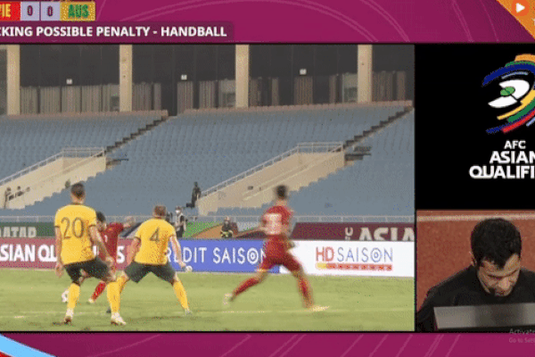 Khán giả phẫn nộ khi diễn đàn lớn dùng từ thiếu tôn trọng Tấn Trường khi anh không có trong đội hình ra sân-3