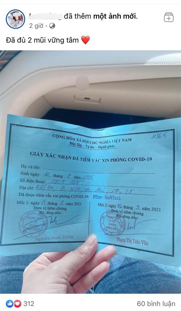 Cô gái Cần Thơ khoe tiêm 2 mũi vaccine Pfizer nhờ xin ông anh-1