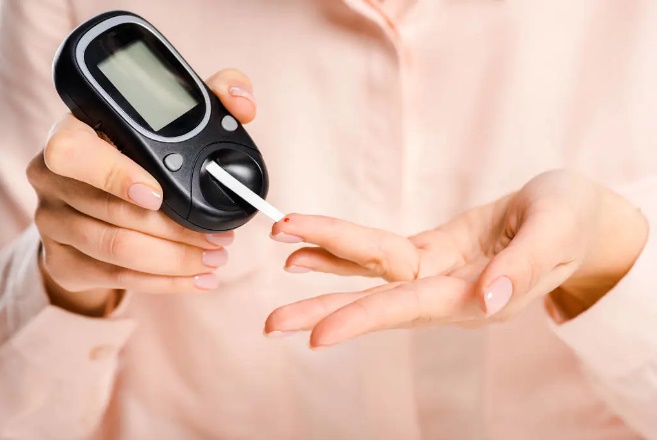 Ai cũng nghĩ tiểu đường là do ăn ngọt mà không biết 4 món ngon sau đây còn khiến đường huyết tăng cao đột biến hơn-1