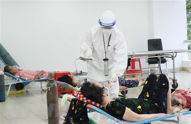 Bác sĩ trong tâm dịch 115: Làm việc 200 - 300% sức lực, chỉ lơ là 1 phút là có thể lây nhiễm Covid-19-1