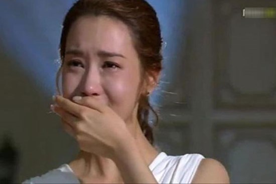 Nghe tin mẹ chồng bị tai nạn, chúng tôi gấp rút về thăm, tới nơi nhìn cảnh tượng trong nhà chồng mà tôi uất hận quay người bỏ đi luôn