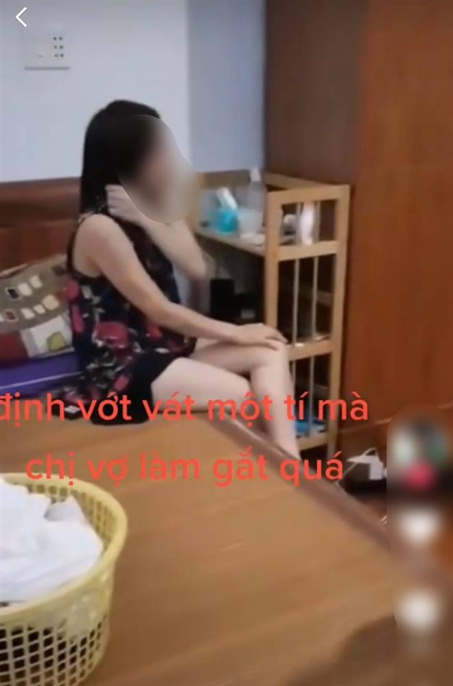 Chồng già đưa gái lạ về nhà mây mưa”, vợ bắt quả tang tại trận, thái độ bình thản của kẻ thứ ba khiến ai cũng&nbsp;tức giận-1