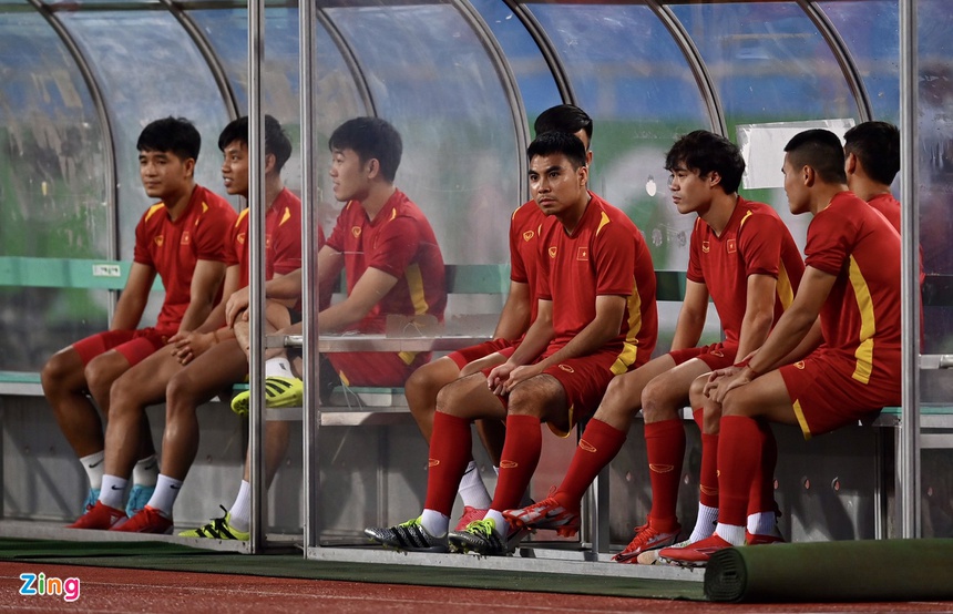 Giám đốc sân Mỹ Đình: Mặt cỏ đã 10 năm chưa được thay mới-2