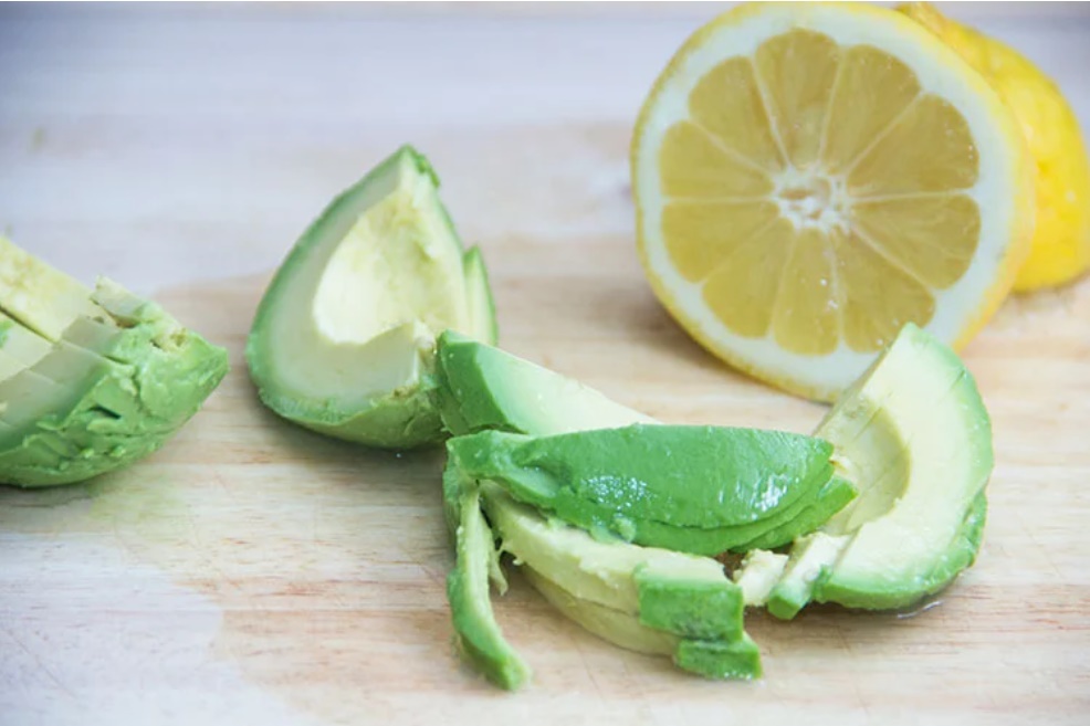 Mua bơ về đừng vội ném ngay vào tủ: Đây mới là cách bảo quản tốt nhất cho bơ tươi ngon, béo ngậy-2