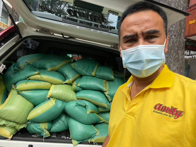 MC Quyền Linh tự động viên cố gắng lên còn đúng 7 ngày nữa thôi, phản ứng của bà xã gây xúc động-8