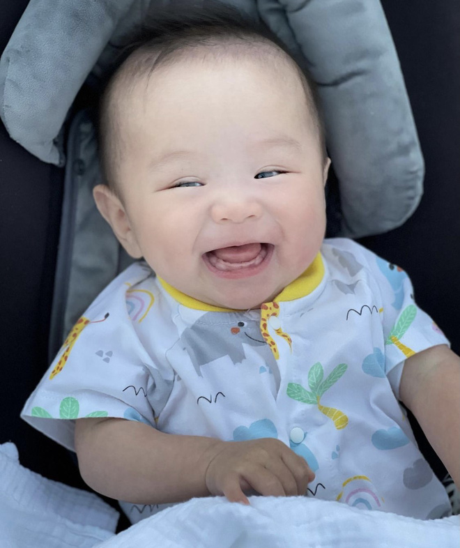 An Nguy khoe nhan sắc ít son phấn sau 6 tháng sinh con, tiết lộ lần đầu làm điều này cùng ái nữ!-8