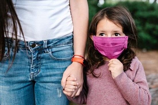 Trẻ em có bị mắc hội chứng COVID kéo dài hay không? Tôi phải làm gì nếu con mắc COVID-19?
