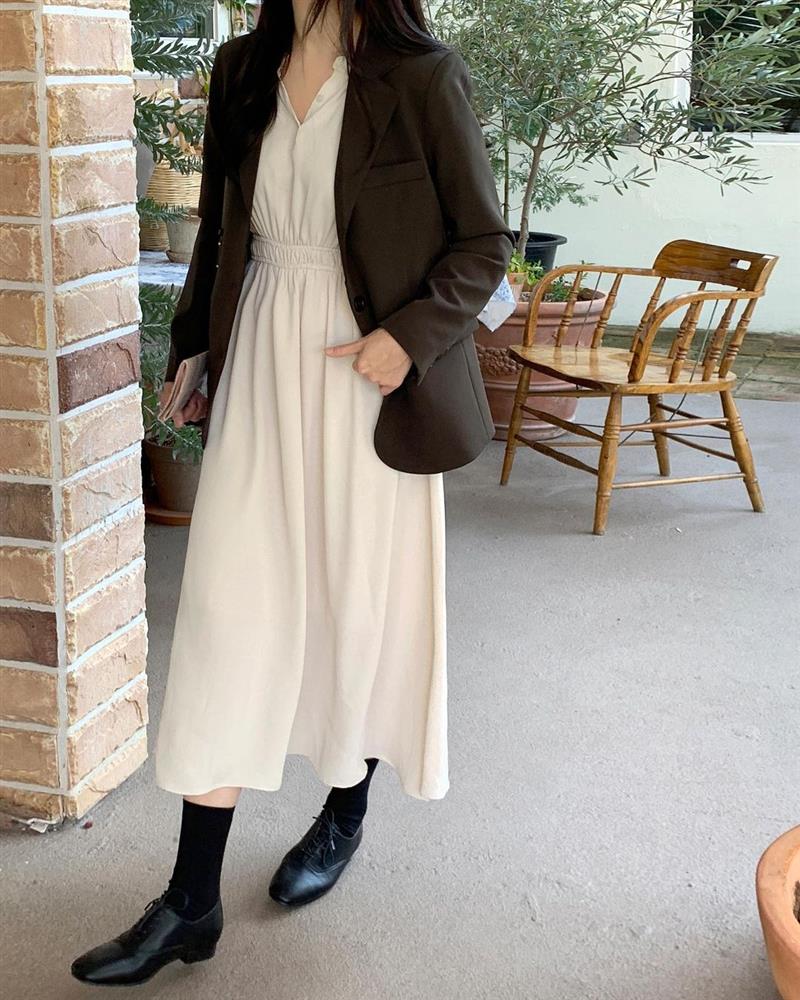 Tủ đồ cơ bản của nàng 30+: Cứ có 7 món đồ này thì sẽ luôn tinh tế, không bao giờ lo mặc xấu-13