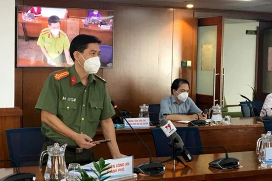 Công an TP.HCM mời làm việc với 200 người “boom” hàng: Đặt nguyên con gà nhưng chỉ giao cánh gà nên người dân từ chối nhận