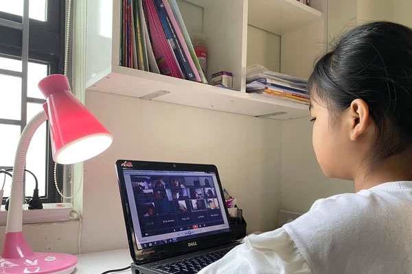 Phụ huynh mong giảm môn, giảm thời gian học online với lớp 1-3