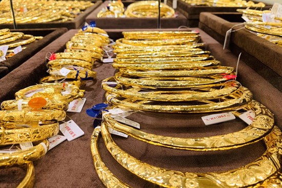 Giá vàng hôm nay 9/9: USD tăng nhanh, vàng sụt giảm
