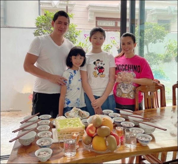 Khoe gái út chân dài miên man được bố cưng chiều hết nấc, bà xã Bình Minh tiết lộ luôn tính cách, sở thích của con-5