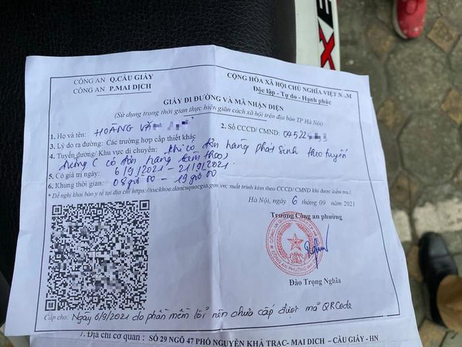 Hà Nội: Phát hiện giấy đi đường có QR code nhưng... viết tay, quét mã thì ra râu ông nọ cắm cằm bà kia-2
