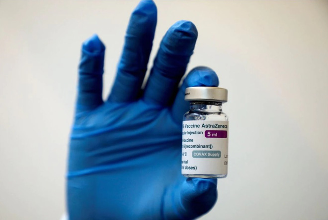 EU bổ sung thêm một tác dụng phụ rất hiếm gặp của vaccine AstraZeneca, nhấn mạnh lợi ích vẫn lớn hơn nguy cơ-1